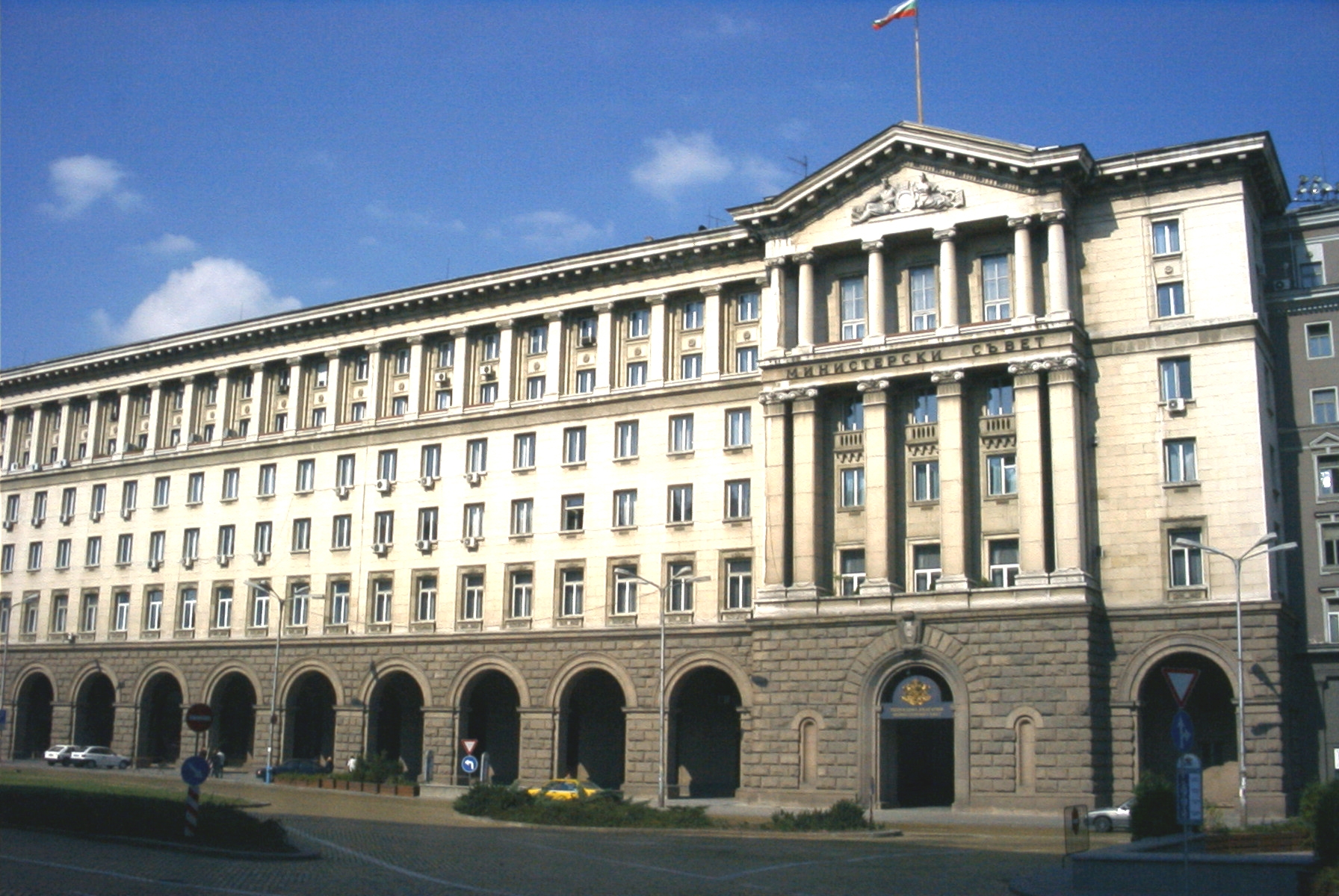 Възнагражденията в администрацията ще зависят само от резултатите